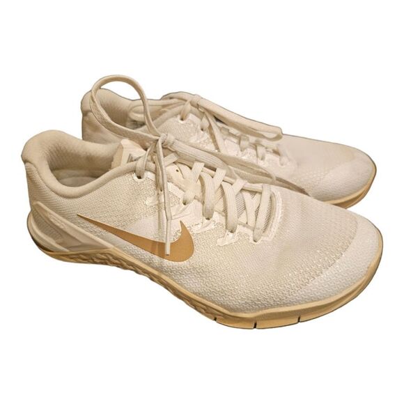 SOLD!! NIKE Metcon 4 Sneakers - Size 7 1/2 - Picture 1 of 9